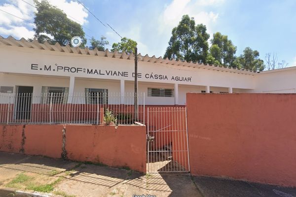 Imagem da fachada PROFª MALVIANE DE CÁSSIA AGUIAR